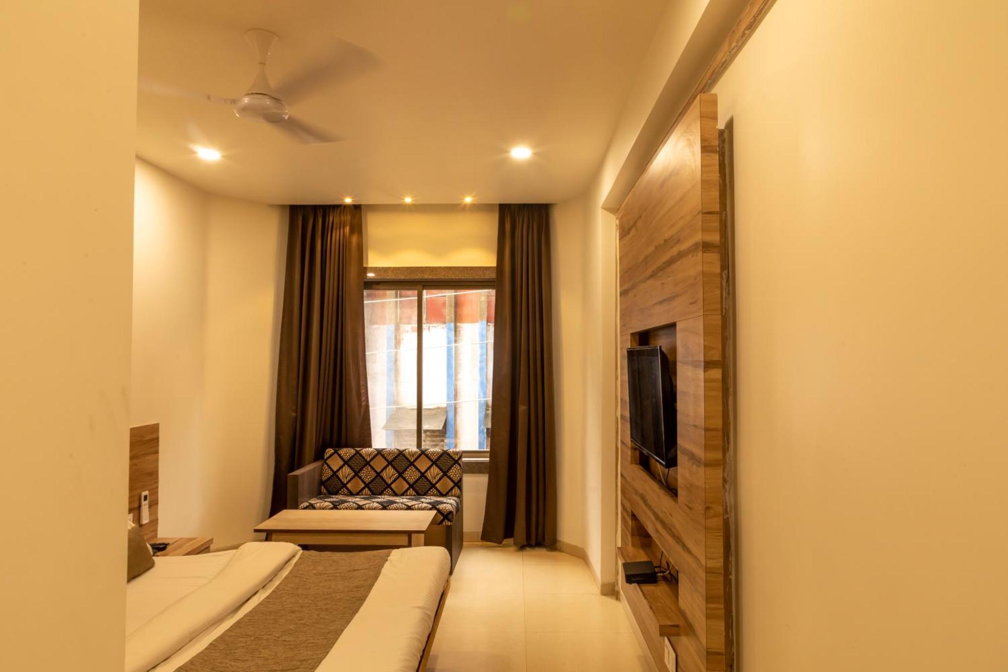 Adarsh Palace Hotel Bhopal Exterior photo